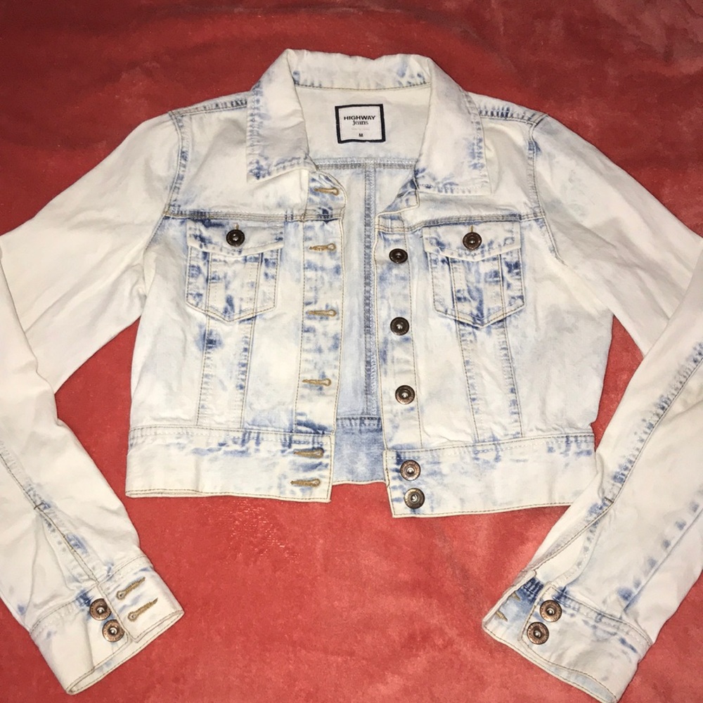 Short jean jacket! Size M fits like S
